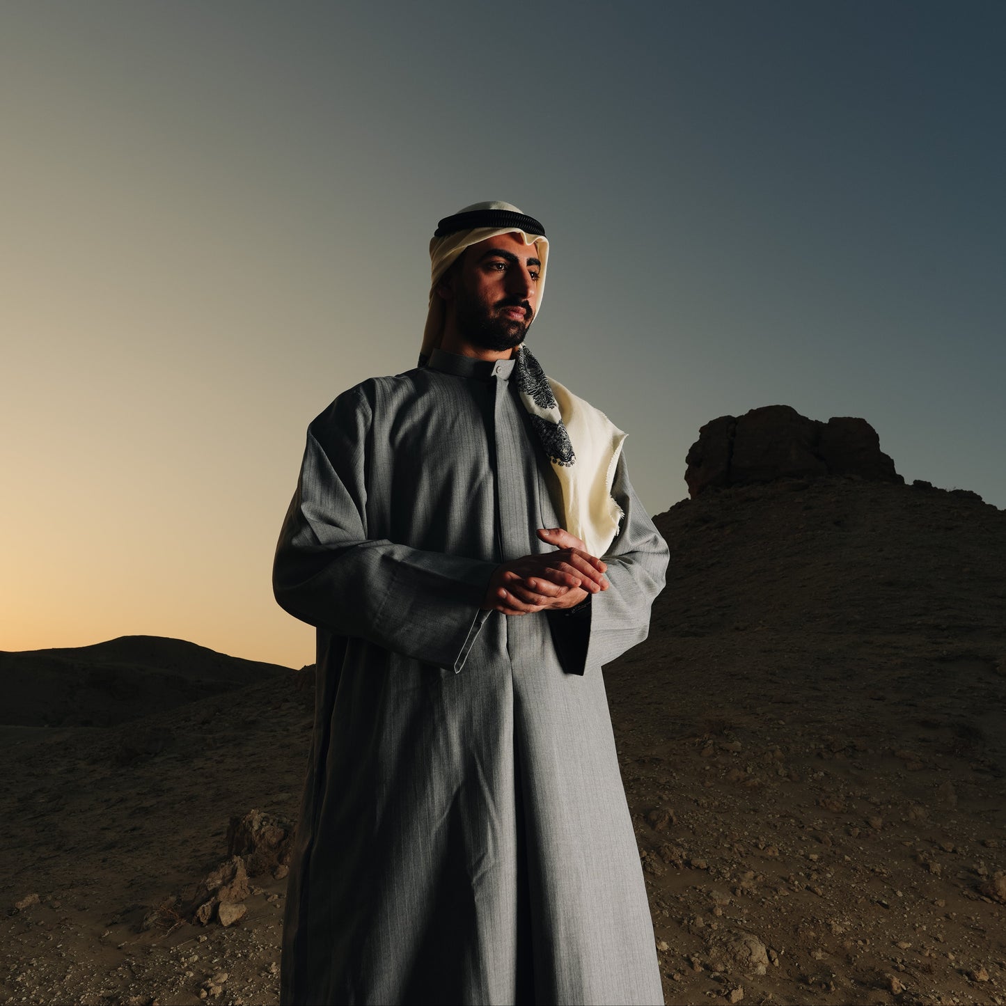 دشداشة الصفاة للرجال - رمادي فاتح